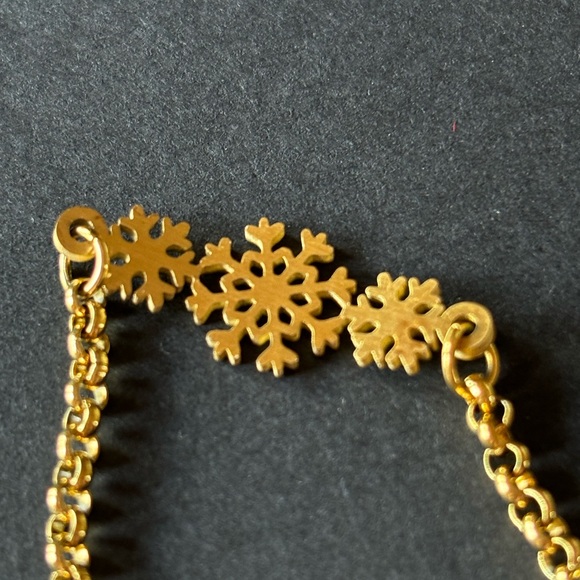 Snowflake Bracelet -NWT - Picture 5 of 6